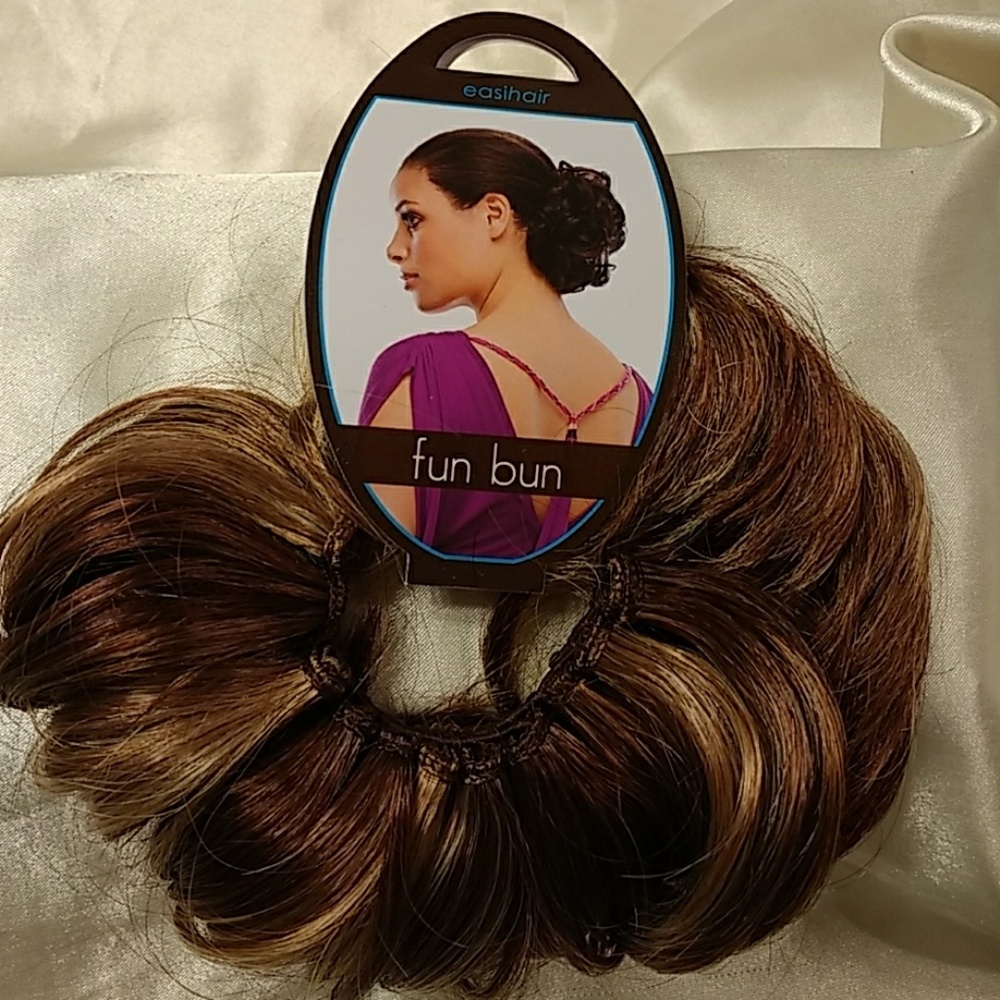 Fun Bun by Easihair in Apricot Tart NWT